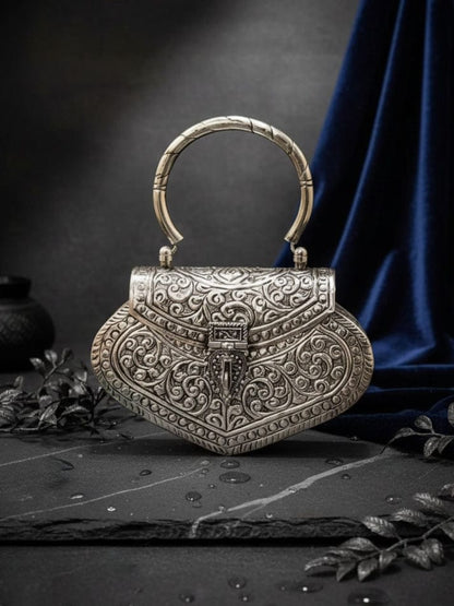 Fiza Batua Silver Heart Clutch